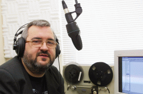 Rainer Sauer im Rundfunkstudio